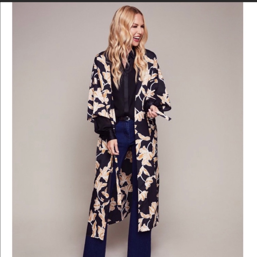 Maison du Soir Black & Gold Robe Kimono